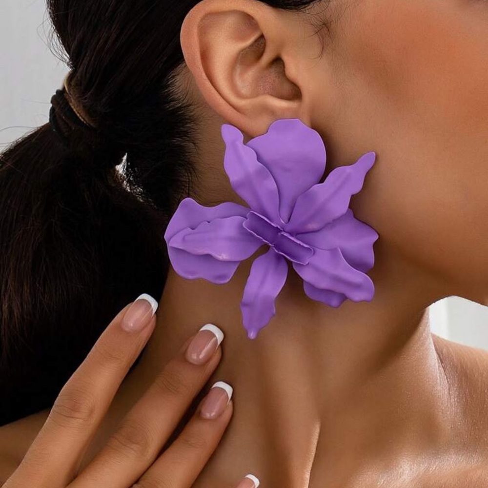 1 Pair European & American Style Flower Pendant Stud Earrings For Women,